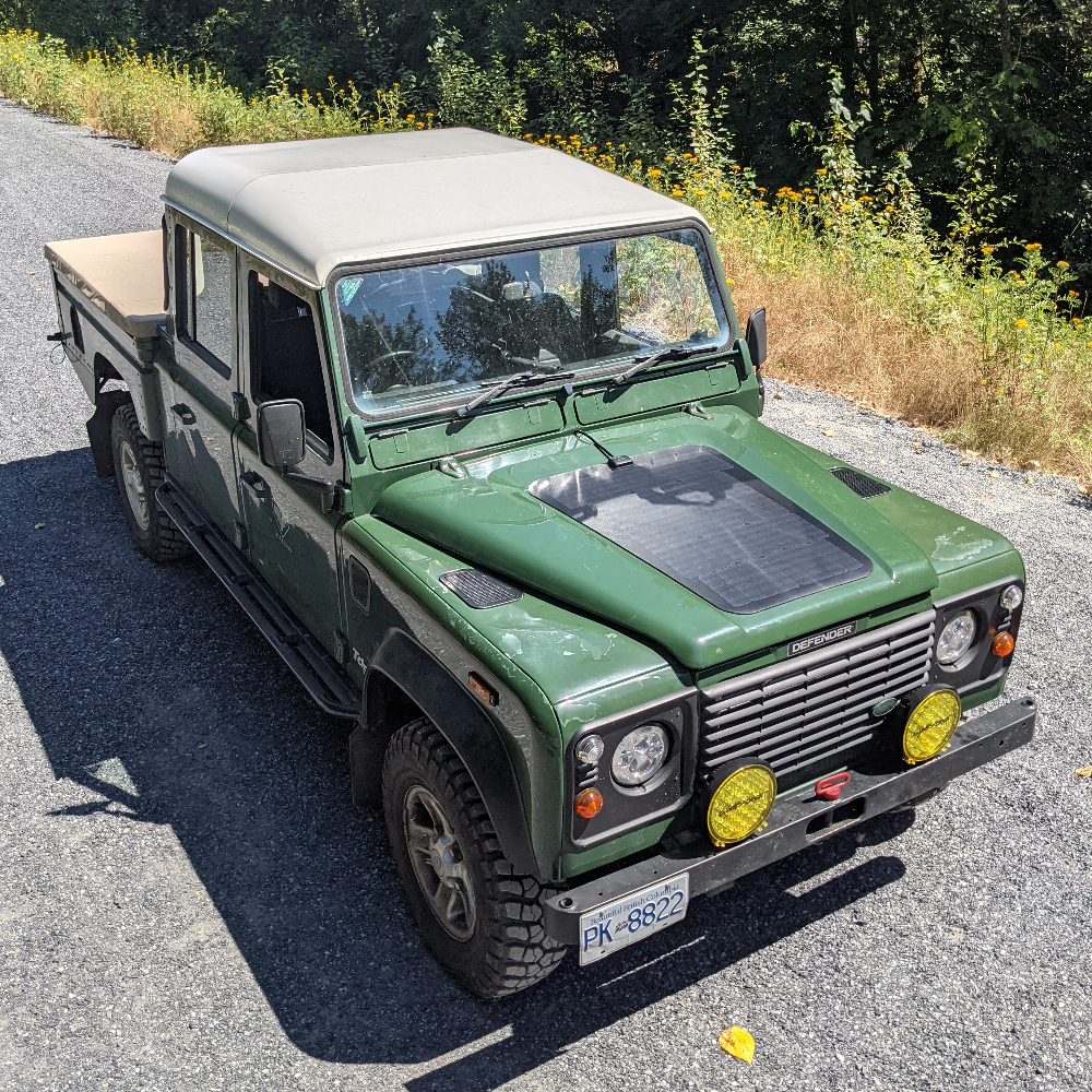 The cascadia 4x4 VSS system hood solar panel kit for the land rover defender 1983-2006