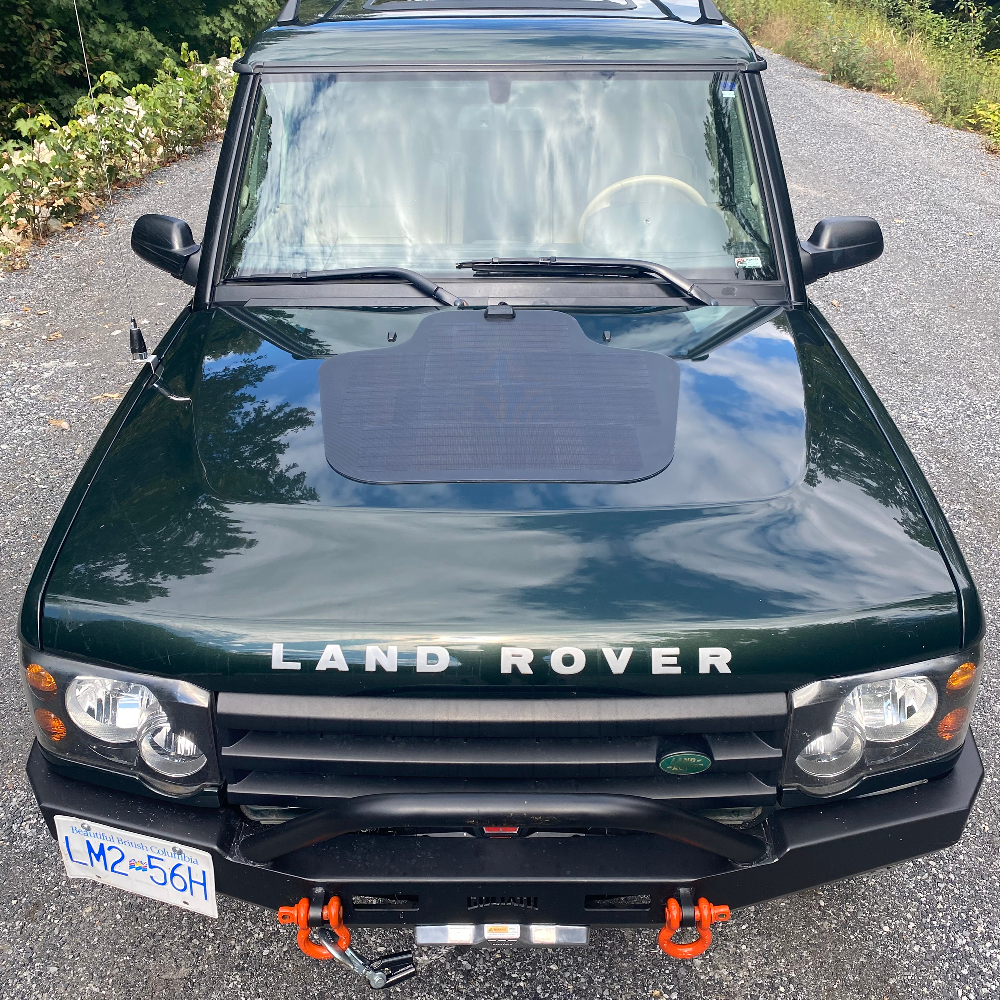 Cascadia 4x4 VSS hood solar panel on the hood/bonnet of a land rover discovery 1 or 2