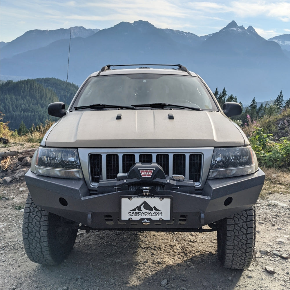 The Cascadia 4x4 Flipster V3 winch license plate mounting system on a Jeep Grand Cherokee WJ in beautiful Squamish, British Columbia.