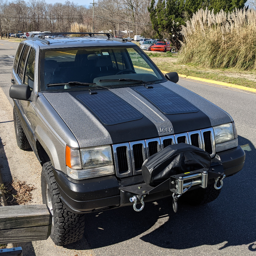 Cascadia 4x4 dual hood solar panel system for the grand cherokee ZJ and WJ